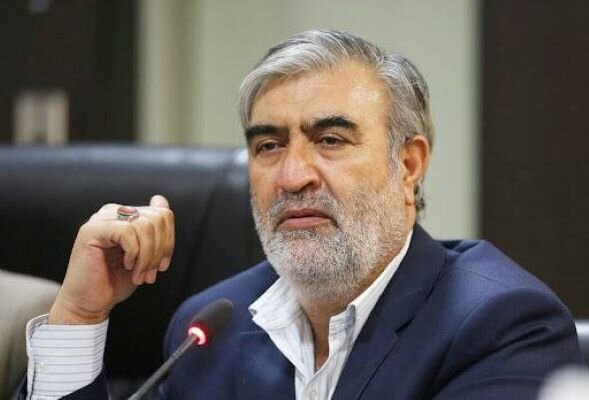 رئیس کمیسیون امنیت ملی: واشنگتن با ملت‌های آزاده می‌جنگد / نسخه شفابخش مقابله با آمریکا، بسیج مردمی است