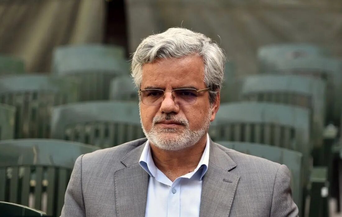 انتقاد تند محمود صادقی از فیلترینگ؛ پا از روی گلوی مردم بردارید!