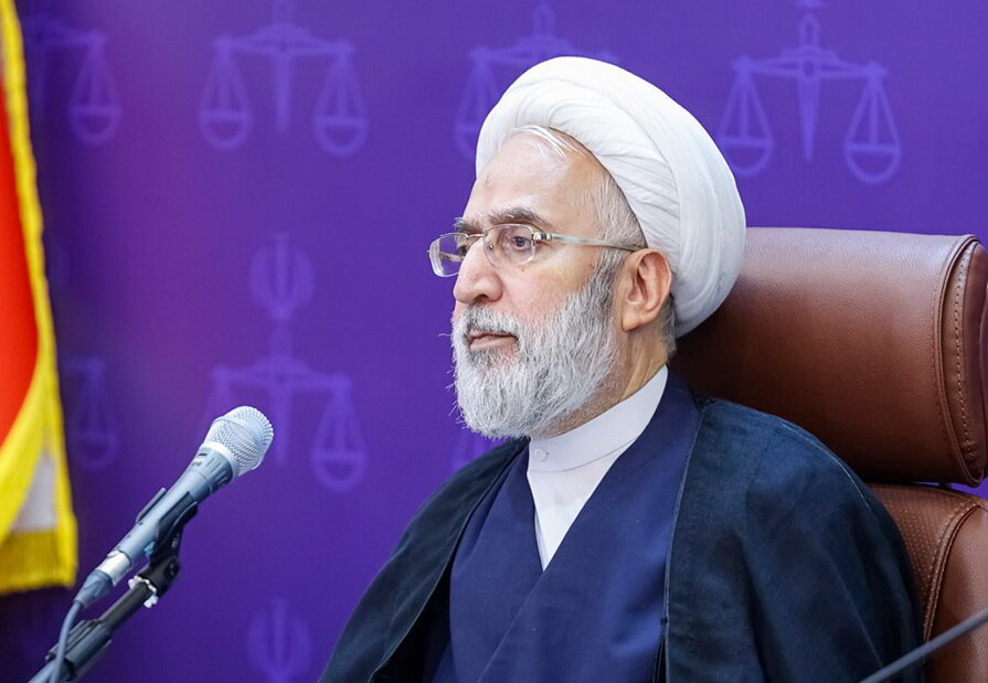 انتقاد دادستان کل کشور از نظارت ناکافی بر موسسات مالی و بانکهای خصوصی