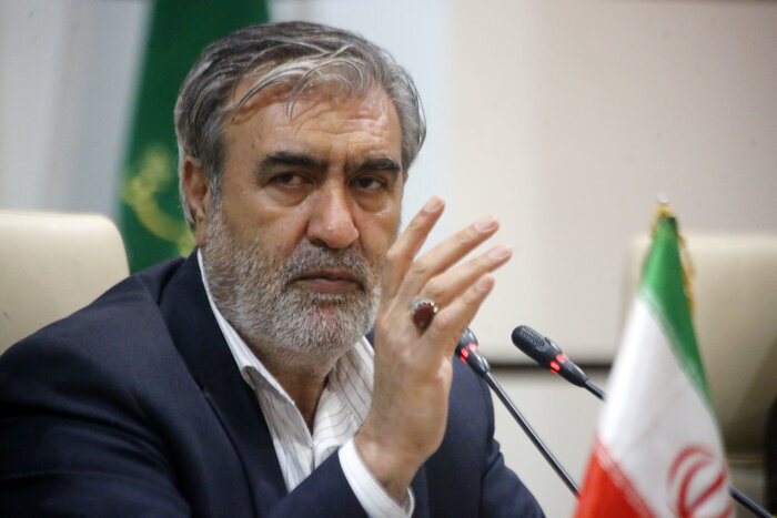 خط و نشان رئیس کمیسیون امنیت ملی برای اروپا: به غلط کردن میافتند