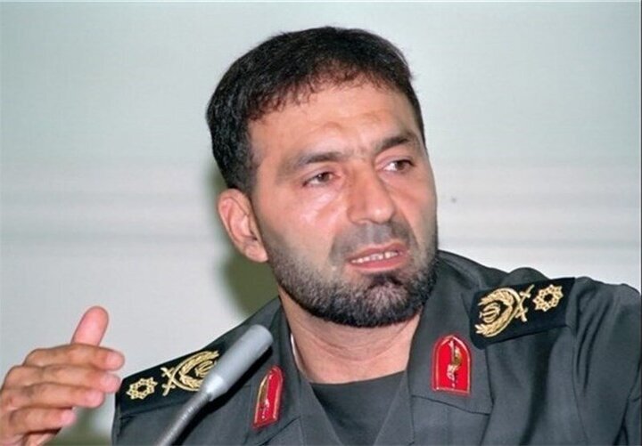 خواستگاری متفاوت سردار طهرانی‌مقدم از همسرش/ کفش‌هایش، کتانی‌ چینی نخی بود که بعضی جاهایش پارگی داشت/ او کنار موشک نماز می‌خواند