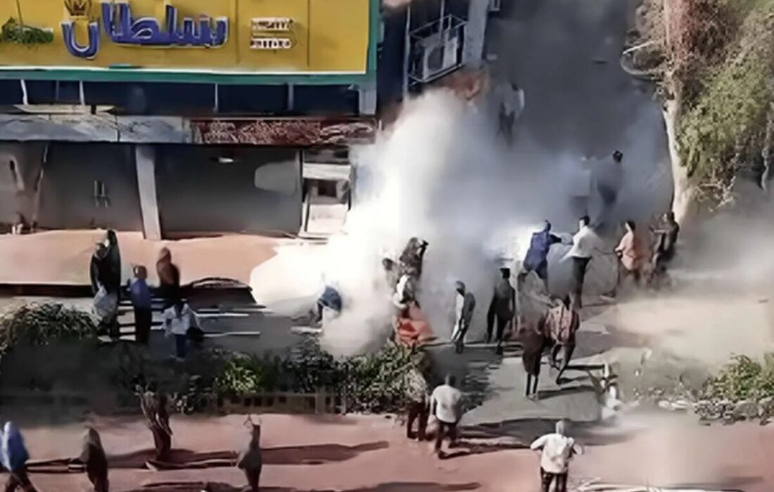 درگذشت جوان اهوازی پس از خودسوزی در اعتراض به سلب کسب و کار