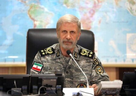 فرمانده کل ارتش: ما نه تنها منتظر نخواهیم ماند تا دشمن حمله کند بلکه برای هرگونه پاسخ قاطع آمادگی داریم/ استراتژی دفاعی بر مبنای بازدارندگی هوشمند است