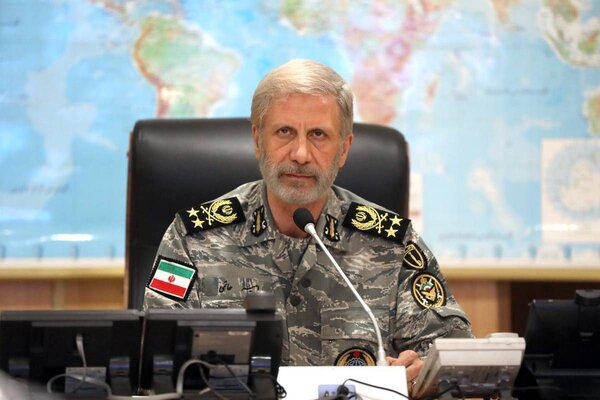 فرمانده کل ارتش: ما نه تنها منتظر نخواهیم ماند تا دشمن حمله کند بلکه برای هرگونه پاسخ قاطع آمادگی داریم/ استراتژی دفاعی بر مبنای بازدارندگی هوشمند است