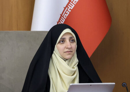 معاون پزشکیان: هنرمندان زن خارج از کشور می‌توانند بازگردند/ خیلی از افراد سال‌ها آرزو دارند به زیارت امام رضا بروند