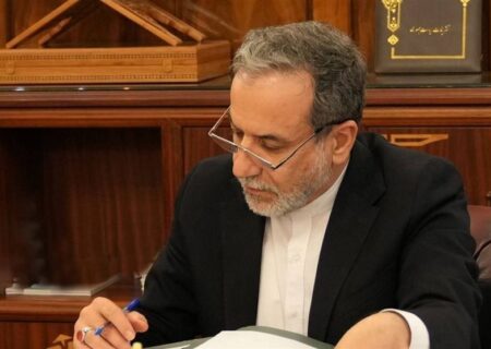 یادداشت مشترک مهاجری، معزی و قوچانی؛ واکاوی تخریب عراقچی بعد از جنگ ۱۲ روزه/ ملت از وزیر خارجه انتظار دارد که «وزیر صلح» باشد نه «وزیر جنگ»!