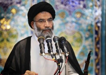 امام جمعه اهواز: راهکار آلودگی هوا، تعطیلی مراکز آموزشی نیست