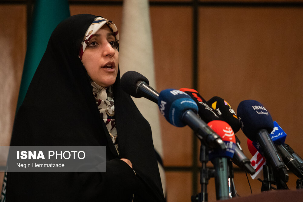 بهروزآذر: نگاه جنسیتی در سیاست‌گذاری‌ها باید دخیل شود