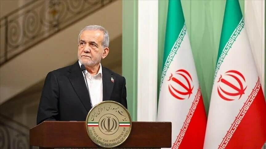 پزشکیان: من و هم همسرم در امتحانات جزو نفرات برتر کشور شدیم/ زمانی که ما دانشجو بودیم، می‌گفتند زنان نمی‌توانند جراحی کنند