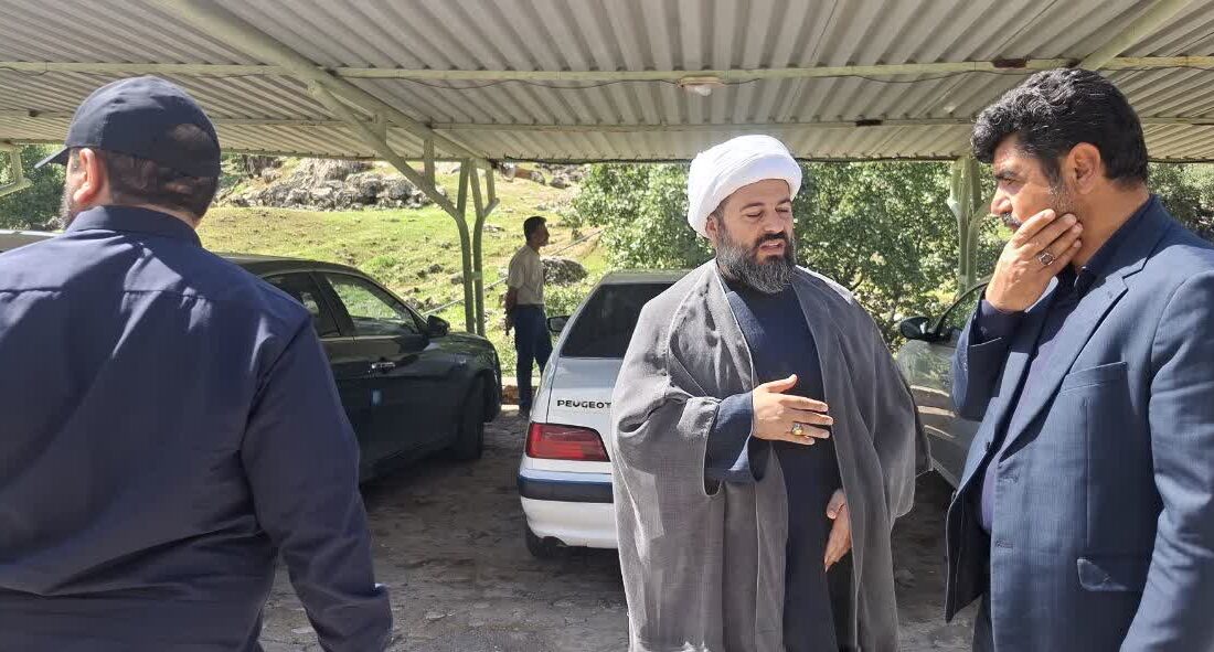 حضور میدانی امام جمعه اندیکا در عملیات جستوجوی نوجوان مفقود شده و دلجویی از خانواده ایشان در قلب منطقه جستوجو