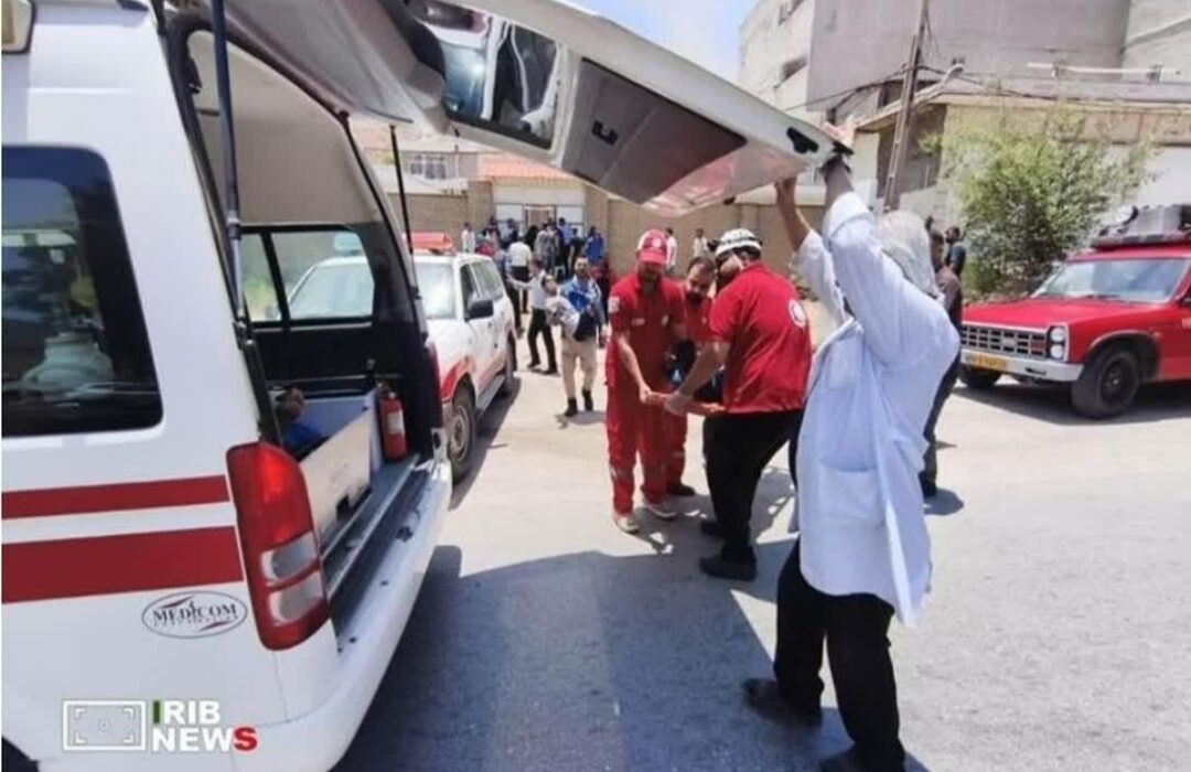 آتشسوزی در مرکز توانبخشی «امید» مسجدسلیمان؛ عملیات امداد و نجات هلالاحمر در جریان است