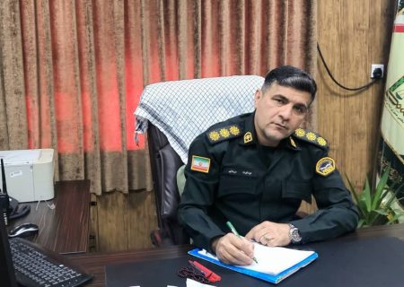 سرهنگ عبدالرضا مردانی فرمانده انتظامی شهرستان لالی خبر داد:«سقوط شبکه توزیع شیشه در لالی؛ فروشنده عمده مواد صنعتی در عملیات ضربتی دستگیر شد»