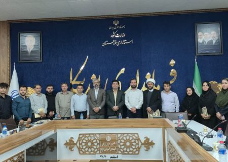 نشست صمیمانه فرماندار شهرستان اندیکا با اصحاب رسانه به مناسبت روز خبرنگار: از گرامی داشت شهید صارمی تا مقابله با جنگهای نوین و تقویت وحدت ملی