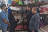 نظارت شبانه رئیس تعزیرات مسجدسلیمان بر مراکز تولید پوشاک مدارس؛ قیمتها تحت کنترل است